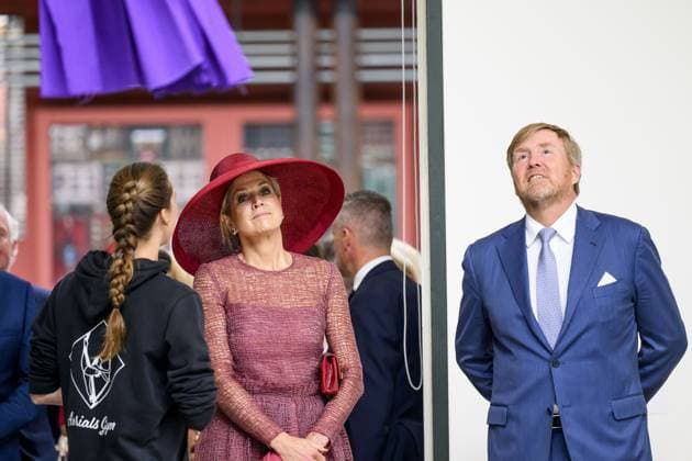 Roermond, The Netherlands, 2026-05-19 14:38:12 ROERMOND, 19-05-2026 King Willem Alexander and Queen Maxima during a regional visit to the municipalities of Maasgouw, Echt-Susteren, Roerdalen, and Roermond. PHOTO: NLBeeld Patrick van Emst In the photo: The Royal Couple visits the Het Weerstand area, a former industrial site being developed into a residential and living environment. Here, the Couple speaks with entrepreneurs (a hairdresser) and initiators, among others, about urban development, the housing challenge, and building strong communities. Credit: NL Beeld Patrick van Emst Copyright: xx x