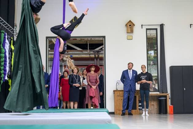 Roermond, The Netherlands, 2026-05-19 14:38:47 ROERMOND, 19-05-2026 King Willem Alexander and Queen Maxima during a regional visit to the municipalities of Maasgouw, Echt-Susteren, Roerdalen, and Roermond. PHOTO: NLBeeld Patrick van Emst In the photo: The Royal Couple visits the Het Weerstand area, a former industrial site being developed into a residential and living environment. Here, the Couple speaks with entrepreneurs (a hairdresser) and initiators, among others, about urban development, the housing challenge, and building strong communities. Credit: NL Beeld Patrick van Emst Copyright: xx x