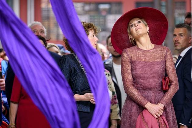 Roermond, The Netherlands, 2026-05-19 14:38:51 ROERMOND, 19-05-2026 King Willem Alexander and Queen Maxima during a regional visit to the municipalities of Maasgouw, Echt-Susteren, Roerdalen, and Roermond. PHOTO: NLBeeld Patrick van Emst In the photo: The Royal Couple visits the Het Weerstand area, a former industrial site being developed into a residential and living environment. Here, the Couple speaks with entrepreneurs (hairdresser) and initiators, among others, about urban development, the housing challenge, and building strong communities. Credit: NL Beeld Patrick van Emst Copyright: xx x