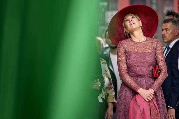 Roermond, The Netherlands, 2026-05-19 14:38:51 ROERMOND, 19-05-2026 King Willem Alexander and Queen Maxima during a regional visit to the municipalities of Maasgouw, Echt-Susteren, Roerdalen, and Roermond. PHOTO: NLBeeld Patrick van Emst In the photo: The Royal Couple visits the Het Weerstand area, a former industrial site being developed into a residential and living environment. Here, the Couple speaks with entrepreneurs (hairdresser) and initiators, among others, about urban development, the housing challenge, and building strong communities. Credit: NL Beeld Patrick van Emst Copyright: xx x