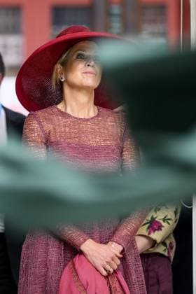 Roermond, The Netherlands, 2026-05-19 14:39:33 ROERMOND, 19-05-2026 King Willem Alexander and Queen Maxima during a regional visit to the municipalities of Maasgouw, Echt-Susteren, Roerdalen, and Roermond. PHOTO: NLBeeld Patrick van Emst In the photo: The Royal Couple visits the Het Weerstand area, a former industrial site being developed into a residential and living environment. Here, the Couple speaks with entrepreneurs (hairdresser) and initiators, among others, about urban development, the housing challenge, and building strong communities. Credit: NL Beeld Patrick van Emst Copyright: xx x
