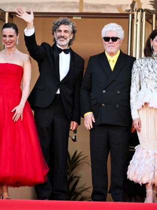 IPA84873578 - Cannes, 79th Cannes Film Festival 2025 - evening 8. red carpet of AMARGA NAVIDAD. In the photo Leonardo Sbaraglia, Pedro Almodovar  Copyright: xSimonexComix xPoolxPhotoxEventsx07x 84873578