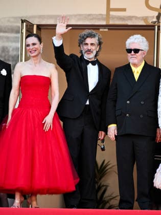 IPA84873580 - Cannes, 79th Cannes Film Festival 2025 - evening 8. red carpet of AMARGA NAVIDAD. Leonardo Sbaraglia, Pedro Almodovar, Aitana Sanchez-Gijon are pictured.  Copyright: xSimonexComix xPoolxPhotoxEventsx07x 84873580