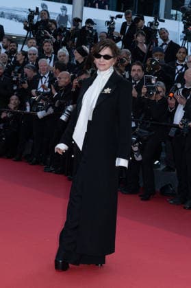 Cannes Amarga Navidad screening NG Juliette Binoche attending the ‘Amarga Navidad’ Screening and Red Carpet at Palais Des Festivals in Cannes, France on May 19 2026 as part of the 79th Cannes Film Festival. Photo by Nicolas Genin ABACAPRESS.COM Cannes France  Copyright: xGeninxNicolas ABACAx