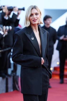 Cannes - Amarga Navidad Red Carpet JD Anja Rubik attending the Amarga Navidad (Bitter Christmas) screening during the 79th annual Cannes Film Festival at Palais des Festivals on May 19, 2026 in Cannes, France. Photo by Jerome Domine ABACAPRESS.COM Cannes France  Copyright: xDominexJerome ABACAx