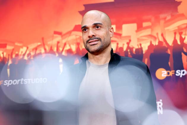 Fußballspieler David Odonkor bei der Premiere der ZDF-Doku Mission Sommermärchen , einer Dokumentation über den Weg der deutschen Fußballnationalmannschaft bei der Heim-WM 2006 im eigenen Land, im Cinedom. Köln, 19.05.2026 NRW Deutschland *** Soccer player David Odonkor at the premiere of the ZDF documentary Mission Sommermärchen , a documentary about the German national soccer teams journey at the 2006 World Cup in their home country, at the Cinedom Cologne, 19 05 2026 NRW Germany Copyright: xChristophxHardtx
