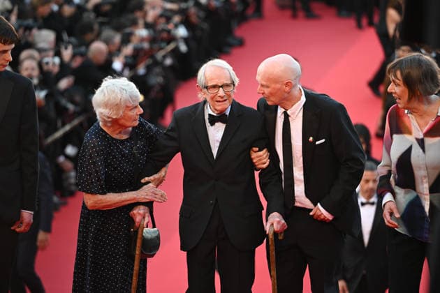 79ème Festival International du Film de Cannes Montée des marches du film Amarga Navidad 79th International Cannes Film Festival Red Carpet for Amarga Navidad movie 456441 2026 05 19 Loach, Ken Ashton, Lesley Laverty, Paul  Copyright: xSergexArnalx xStarfacex STAR_456441_006