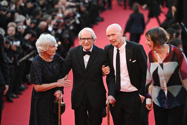 79ème Festival International du Film de Cannes Montée des marches du film Amarga Navidad 79th International Cannes Film Festival Red Carpet for Amarga Navidad movie 456441 2026 05 19 Loach, Ken Ashton, Lesley Laverty, Paul  Copyright: xSergexArnalx xStarfacex STAR_456441_007