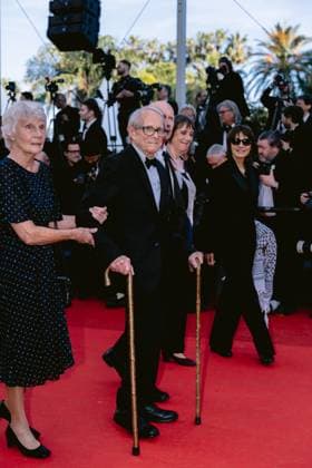 79ème Festival International du Film de Cannes Montée des marches du film Amarga Navidad 79th International Cannes Film Festival Red Carpet for Amarga Navidad movie 456443 2026 05 19 Alpes Maritimes Cannes France Loach, Ken Ashton, Lesley  Copyright: xTerencexBaelenx STAR_456443_036