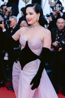 79ème Festival International du Film de Cannes Montée des marches du film Amarga Navidad 79th International Cannes Film Festival Red Carpet for Amarga Navidad movie 456443 2026 05 19 Von Teese, Dita  Copyright: xTerencexBaelenx STAR_456443_056