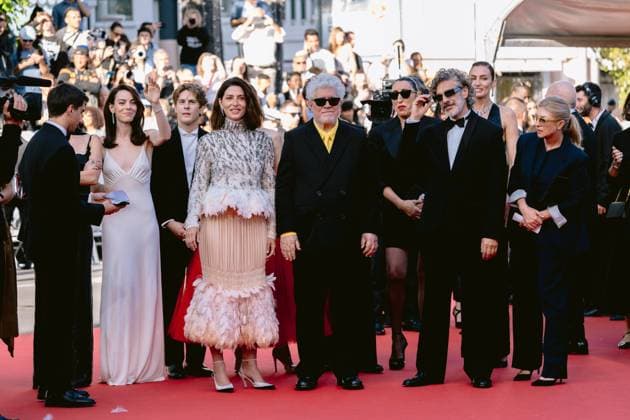 79ème Festival International du Film de Cannes Montée des marches du film Amarga Navidad 79th International Cannes Film Festival Red Carpet for Amarga Navidad movie 456443 2026 05 19 Almodovar, Pedro Sbaraglia, Leonardo Lennie, Barbara  Copyright: xTerencexBaelenx STAR_456443_073
