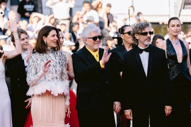 79ème Festival International du Film de Cannes Montée des marches du film Amarga Navidad 79th International Cannes Film Festival Red Carpet for Amarga Navidad movie 456443 2026 05 19 Almodovar, Pedro Sbaraglia, Leonardo Lennie, Barbara  Copyright: xTerencexBaelenx STAR_456443_074