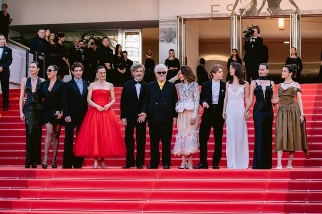 79ème Festival International du Film de Cannes Montée des marches du film Amarga Navidad 79th International Cannes Film Festival Red Carpet for Amarga Navidad movie 456443 2026 05 19 Almodovar, Pedro Alvarez, Nieves de Palma, Rossy Sbaraglia, Leonardo Sanchez Gijon Aitana Lennie, Barbara Smit, Milena Luengo, Victoria Criado, Patrick Gutierrez, Quim  Copyright: xTerencexBaelenx STAR_456443_091