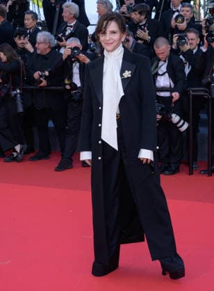 Bitter Christmas Premiere at 79th Festival de Cannes - Cannes, France CANNES, FRANCE. May 19, 2026: Juliette Binoche at the premiere for Bitter Christmas at the 79th Festival de Cannes. Picture: Paul Smith Featureflash Cannes France  Copyright: xPaulxSmithx xFeatureflashx