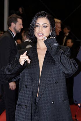 Shana Orts Montée des marches du film Diamond lors du 79ème Festival International du Film de Cannes, le 19 mai 2026 Olivier Borde Bestimage Red carpet for Diamond at the 79th Cannes International Film Festival on May 19, 2026 Cannes France  Copyright: xOLIVIERxBORDEx xBESTIMAGExOLIVIERxBORDEx xBESTIMAGEx