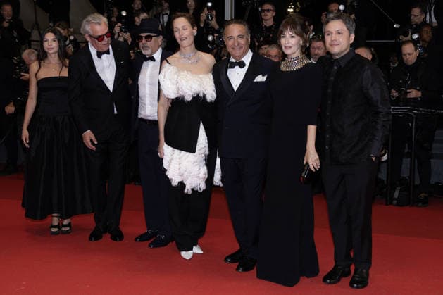Sofia Stefan, Danny Huston, Jai Stefan, Vicky Krieps, Andy García, Rosemarie DeWitt, Paul Soriano Montée des marches du film Diamond lors du 79ème Festival International du Film de Cannes, le 19 mai 2026 Olivier Borde Bestimage Red carpet for Diamond at the 79th Cannes International Film Festival on May 19, 2026 Cannes France  Copyright: xOLIVIERxBORDEx xBESTIMAGExOLIVIERxBORDEx xBESTIMAGEx