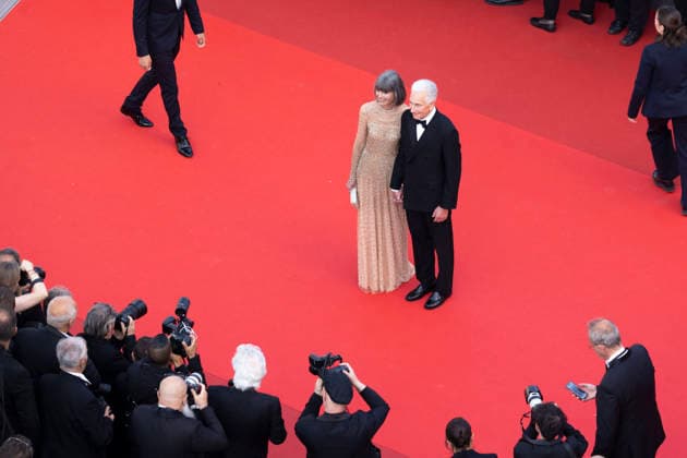 Seryl Kushner et son mari Charles Kushner Montée des marches du film Amarga Navidad lors du 79ème Festival International du Film de Cannes, le 19 mai 2026 Camilla Canalini Bestimage Red carpet for Amarga Navidad at the 79th Cannes International Film Festival on May 19, 2026 Cannes France  Copyright: xCamillaxCanalinix xBestimagexCamillaxCanalinix xBestimagex