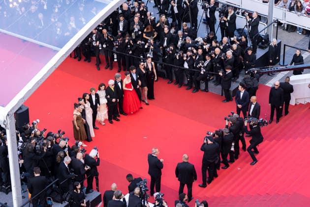 Amaia Romero, Milena Smit, Victoria Luengo, Patrick Criado, Bárbara Lennie, Pedro Almodóvar, Leonardo Sbaraglia, Aitana Sánchez Gijón, Quim Gutiérrez, Rossy De Palma et Nievez Alvarez Montée des marches du film Amarga Navidad lors du 79ème Festival International du Film de Cannes, le 19 mai 2026 Camilla Canalini Bestimage Red carpet for Amarga Navidad at the 79th Cannes International Film Festival on May 19, 2026 Cannes France Copyright: xCamillaxCanalinix xBestimagexCamillaxCanalinix xBestimagex