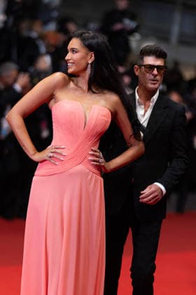 April Love Geary and her husband Robin Thicke Audemars Piguet watch Stairway for the film Diamond at the 79th Cannes International Film Festival on May 19, 2026 Jacovides Moreau Bestimage Red carpet for Diamond at the 79th Cannes International Film Festival on May 19, 2026 Cannes France  Copyright: xJACOVIDES-MOREAUx xBESTIMAGExJACOVIDES-MOREAUx xBESTIMAGEx