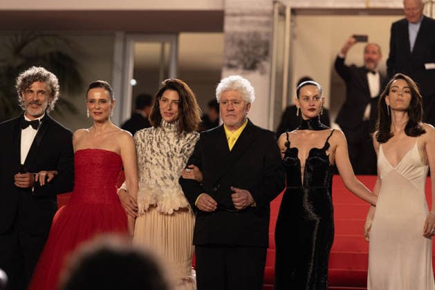 Leonardo Sbaraglia, Aitana Sánchez Gijón, Bárbara Lennie, Pedro Almodóvar, Milena Smit, Victoria Luengo Descente des marches du film Amarga Navidad lors du 79ème Festival International du Film de Cannes, le 19 mai 2026 Olivier Borde Bestimage People leaving the red carpet for Amarga Navidad at the 79th Cannes International Film Festival on May 19, 2026 Cannes France  Copyright: xOLIVIERxBORDEx xBESTIMAGExOLIVIERxBORDEx xBESTIMAGEx