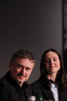 Cristian Mungiu, Renate Reinsve Press conference for the film Fjord at the 79th Cannes International Film Festival on 19 May 2026 FRanck Boutonnet Pool Bestimage Press conference for the film Fjord at the 79th Cannes International Film Festival on 19 May 2026 Cannes France  Copyright: xFranckxBoutonnetx xPoolx xBestimagexFranckxBoutonnetx xPoolx xBestimagex