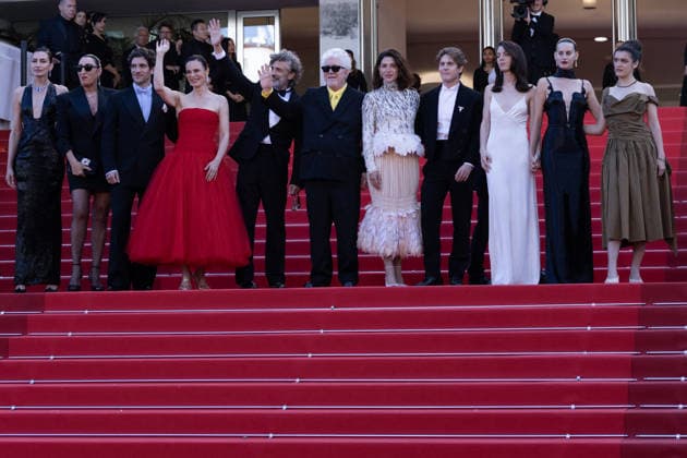 Nieves Alvarez, Rossy de Palma, Quim Gutiérrez, Aitana Sánchez Gijón, Leonardo Sbaraglia, Pedro Almodóvar, Bárbara Lennie, Patrick Criado, Victoria Luengo, Milena Smit and Amaia Romero Montée des marches du film Amarga Navidad lors du 79ème Festival International du Film de Cannes, le 19 mai 2026 Olivier Borde Bestimage Red carpet for Amarga Navidad at the 79th Cannes International Film Festival on May 19, 2026 Cannes France Copyright: xOLIVIERxBORDEx xBESTIMAGExOLIVIERxBORDEx xBESTIMAGEx