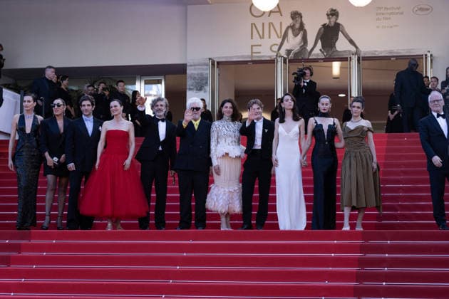 Nieves Alvarez, Rossy de Palma, Quim Gutiérrez, Aitana Sánchez Gijón, Leonardo Sbaraglia, Pedro Almodóvar, Bárbara Lennie, Patrick Criado, Victoria Luengo, Milena Smit, Amaia Romero et Thierry Frémaux Montée des marches du film Amarga Navidad lors du 79ème Festival International du Film de Cannes, le 19 mai 2026 Olivier Borde Bestimage Red carpet for Amarga Navidad at the 79th Cannes International Film Festival on May 19, 2026 Cannes France Copyright: xOLIVIERxBORDEx xBESTIMAGExOLIVIERxBORDEx xBESTIMAGEx