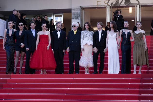 Nieves Alvarez, Rossy de Palma, Quim Gutiérrez, Aitana Sánchez Gijón, Leonardo Sbaraglia, Pedro Almodóvar, Bárbara Lennie, Patrick Criado, Victoria Luengo, Milena Smit et Amaia Romero Montée des marches du film Amarga Navidad lors du 79ème Festival International du Film de Cannes, le 19 mai 2026 Olivier Borde Bestimage Red carpet for Amarga Navidad at the 79th Cannes International Film Festival on May 19, 2026 Cannes France Copyright: xOLIVIERxBORDEx xBESTIMAGExOLIVIERxBORDEx xBESTIMAGEx