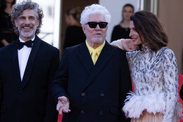 Leonardo Sbaraglia, Pedro Almodóvar, Bárbara Lennie Montée des marches du film Amarga Navidad lors du 79ème Festival International du Film de Cannes, le 19 mai 2026 Olivier Borde Bestimage Red carpet for Amarga Navidad at the 79th Cannes International Film Festival on May 19, 2026 Cannes France  Copyright: xOLIVIERxBORDEx xBESTIMAGExOLIVIERxBORDEx xBESTIMAGEx