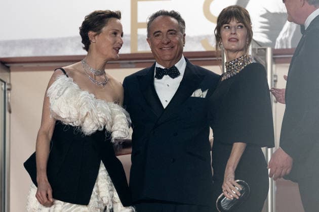 Vicky Krieps, Andy García, Rosemarie DeWitt Montée des marches du film Diamond lors du 79ème Festival International du Film de Cannes, le 19 mai 2026 Olivier Borde Bestimage Red carpet for Diamond at the 79th Cannes International Film Festival on May 19, 2026 Cannes France  Copyright: xOLIVIERxBORDEx xBESTIMAGExOLIVIERxBORDEx xBESTIMAGEx