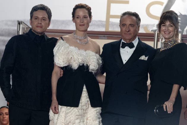 Paul Soriano, Vicky Krieps, Andy García, Rosemarie DeWitt Montée des marches du film Diamond lors du 79ème Festival International du Film de Cannes, le 19 mai 2026 Olivier Borde Bestimage Red carpet for Diamond at the 79th Cannes International Film Festival on May 19, 2026 Cannes France  Copyright: xOLIVIERxBORDEx xBESTIMAGExOLIVIERxBORDEx xBESTIMAGEx