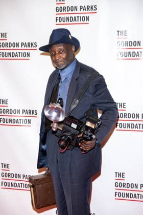 RECORD DATE NOT STATED 20th Anniversary The Gordon Parks Foundation Gala (NEW) 20th Anniversary The Gordon Parks Foundation Gala. May 19, 2026, New York, New York, USA: Louis Mendes and his jumbo Speed Graphic camera attends The Gordon Parks Foundation Awards Dinner and Auction 2026 at Cipriani 42nd Street on May 19, 2026 in New York City. (Credit: M10s TheNews2)(Foto: M10S Thenews2 imago images) 20th Anniversary The Gordon Parks Foundation Gala  Copyright: xM10sx