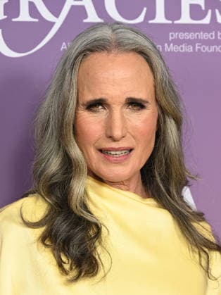 2026 Gracie Awards Gala Andie MacDowell arriving to The Alliance For Women In Media Foundation™s 2026 Gracie Awards Gala at the Beverly Wilshire Four Seasons Hotel on May 19, 2026 in Beverly Hills, CA. Beverly Hills Beverly Wilshire Hotel California USA Copyright: xWattx xAFF-USA.COMx