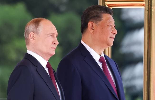 China Russia 9169392 20.05.2026 Russian President Vladimir Putin attends a welcome ceremony with Chinese President Xi Jinping outside the Great Hall of the People in Beijing, China. Alexander Kazakov Sputnik Beijing China  Copyright: xAlexanderxKazakovx