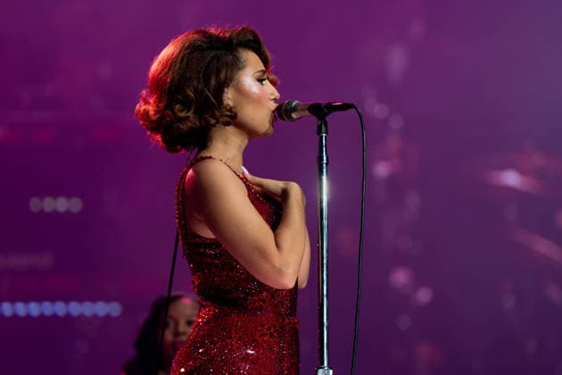 May 19, 2026, London, United Kingdom: Rachel Agatha Keen, known professionally as Raye seen performing live on stage during the concert. Raye brings her This Tour May Contain New Music arena tour back to the O2 London. Raye s support acts on the tour and her younger sisters and rising artists, ABSOLUTELY and AMMA London United Kingdom - ZUMAs197 20260519_aaa_s197_500 Copyright: xBonniexBritainx