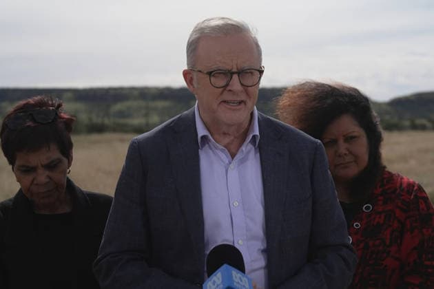 ANTHONY ALBANESE ALICE SPRINGS VISIT, Prime Minister Anthony Albanese speak to the media during a press conference in Alice Springs, Northern Territory, Wednesday, May 20, 2026. ( NO ARCHIVING ALICE SPRINGS NORTHERN TERRITORY AUSTRALIA  Copyright: xABCx 20260520126846930560