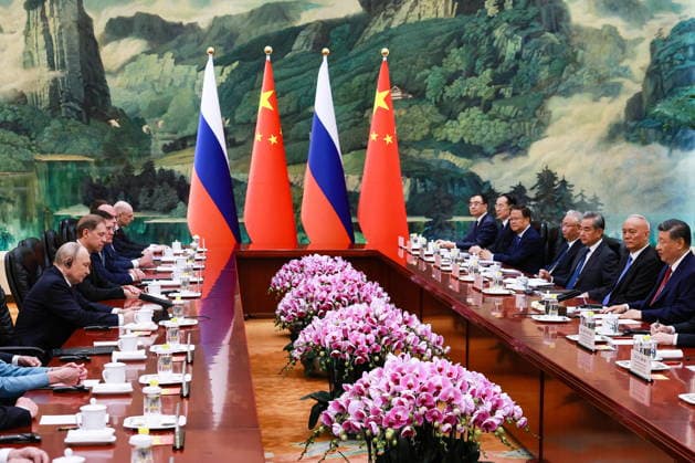 CHINA, BEIJING - MAY 20, 2026: Vladimir Putin (L), President of Russia, and his counterpart Xi Jinping (R) of China hold bilateral talks at the Great Hall of the People. Putin s official visit marks 25 years since the 2001 Treaty of Good Neighbourliness and Friendly Cooperation between Russia and China. Vladimir Smirnov TASS  92767920