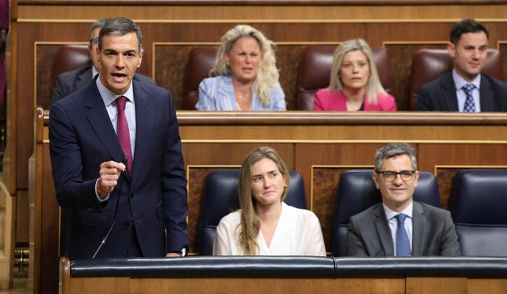 First control session to the Government in the Congress after Zapateros imputation The President of the Government, Pedro Sánchez, intervenes during a control session to the Government, in the Congress of Deputies, on May 20, 2026, in Madrid Spain The Government faces the first control session after the imputation of Zapatero for alleged crimes of criminal organization and influence peddling and the Andalusian elections In addition, Marlaska will face the opposition after the death of two civil guards in Huelva and the deputies will vote on whether or not to extend the military embargo to Israel to the police material that it may use in Palestine 20 MAY 2026 Marta Ferná Madrid Madrid Madrid Spain  Copyright: xMartaxFernandezx 7535826