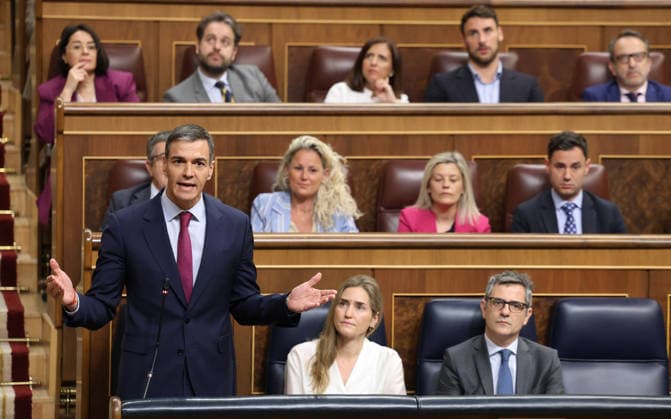 First control session to the Government in the Congress after Zapateros imputation The President of the Government, Pedro Sánchez, intervenes during a control session to the Government, in the Congress of Deputies, on May 20, 2026, in Madrid Spain The Government faces the first control session after the imputation of Zapatero for alleged crimes of criminal organization and influence peddling and the Andalusian elections In addition, Marlaska will face the opposition after the death of two civil guards in Huelva and the deputies will vote on whether or not to extend the military embargo to Israel to the police material that it may use in Palestine 20 MAY 2026 Marta Ferná Madrid Madrid Madrid Spain  Copyright: xMartaxFernandezx 7535828
