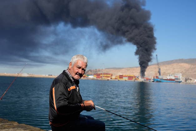 Fire declared in the Pechina Dock of the Port of Almeria Image of the fire declared in a container area of the Pechina Dock of the Port of Almeria On May 20, 2026 in Almeria Andalusia, Spain Several fire departments have moved to the Pechina Quay of the Port of Almeria after a fire broke out in an area where material and containers were stored and where work had been authorized for the handling and cutting of steel. So far, no personal injuries have been reported 20 MAY 2026 Marian Leó Almeria Andalucia, Spain Almeria Andalucia, Spain Spain Spain  Copyright: xMarianxLeonx 7536010