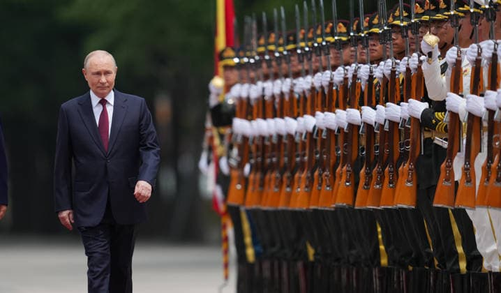 BEIJING, CHINA - MAY 20: Russian President Vladimir Putin reviews Chinese honor guards on May 20, 2026 in Beijing, China. Chinese President Xi Jinping held a welcome ceremony on the morning of May 20 outside the Great Hall of the People in central Beijing for Russian President Vladimir Putin, who is on a state visit to China.  Copyright: xVCGx 111642856368