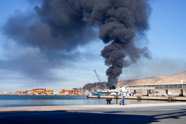 Fire declared in the Pechina Dock of the Port of Almeria Image of the fire declared in a container area of the Pechina Dock of the Port of Almeria On May 20, 2026 in Almeria Andalusia, Spain Several fire departments have moved to the Pechina Quay of the Port of Almeria after a fire broke out in an area where material and containers were stored and where work had been authorized for the handling and cutting of steel. So far, no personal injuries have been reported 20 MAY 2026 Marian Leó Almeria Andalucia, Spain Almeria Andalucia, Spain Spain Spain  Copyright: xMarianxLeonx 7536073