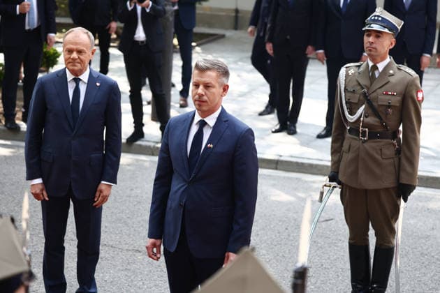 Peter Magyar - Donald Tusk meeting in Warsaw WARSAW, POLAND - MAY 20: Prime Minister of Hungary Peter Magyar (C) is received by Prime Minister of Poland Donald Tusk (L) with an official ceremony ahead of their meeting at Prime Minister Residence in Warsaw, Poland on May 2026. Jakub Porzycki Anadolu Warsaw Poland. Editorial use only. Please get in touch for any other usage.  Copyright: x2026xAnadoluxJakubxPorzyckix