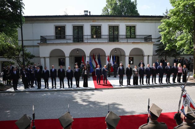 Peter Magyar - Donald Tusk meeting in Warsaw WARSAW, POLAND - MAY 20: Prime Minister of Hungary Peter Magyar (C-L) is received by Prime Minister of Poland Donald Tusk (C-R) with an official ceremony ahead of their meeting at Prime Minister Residence in Warsaw, Poland on May 2026. Jakub Porzycki Anadolu Warsaw Poland. Editorial use only. Please get in touch for any other usage.  Copyright: x2026xAnadoluxJakubxPorzyckix