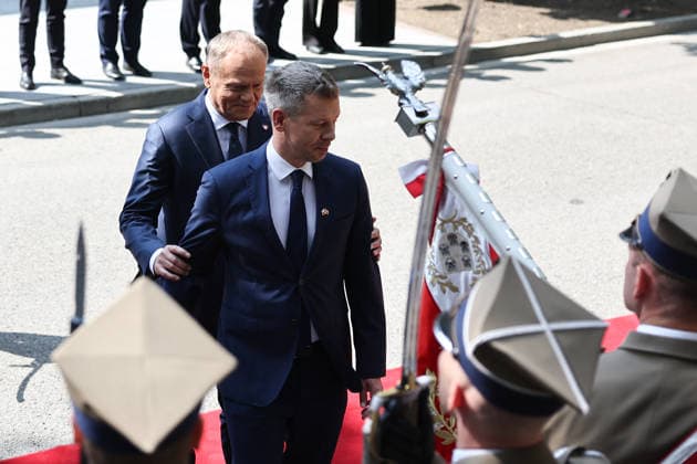 Peter Magyar - Donald Tusk meeting in Warsaw WARSAW, POLAND - MAY 20: Prime Minister of Hungary Peter Magyar (front) is received by Prime Minister of Poland Donald Tusk (rear) with an official ceremony ahead of their meeting at Prime Minister Residence in Warsaw, Poland on May 2026. Jakub Porzycki Anadolu Warsaw Poland. Editorial use only. Please get in touch for any other usage.  Copyright: x2026xAnadoluxJakubxPorzyckix