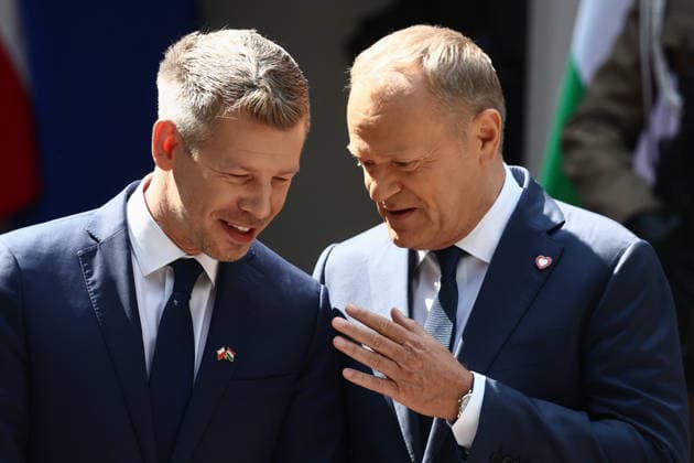 Peter Magyar - Donald Tusk meeting in Warsaw WARSAW, POLAND - MAY 20: Prime Minister of Hungary Peter Magyar (L) is received by Prime Minister of Poland Donald Tusk (R) with an official ceremony ahead of their meeting at Prime Minister Residence in Warsaw, Poland on May 2026. Jakub Porzycki Anadolu Warsaw Poland. Editorial use only. Please get in touch for any other usage.  Copyright: x2026xAnadoluxJakubxPorzyckix