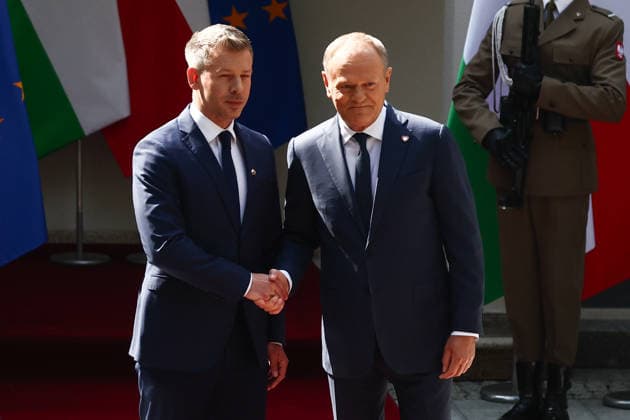 Peter Magyar - Donald Tusk meeting in Warsaw WARSAW, POLAND - MAY 20: Prime Minister of Hungary Peter Magyar (L) is received by Prime Minister of Poland Donald Tusk (R) with an official ceremony ahead of their meeting at Prime Minister Residence in Warsaw, Poland on May 2026. Jakub Porzycki Anadolu Warsaw Poland. Editorial use only. Please get in touch for any other usage.  Copyright: x2026xAnadoluxJakubxPorzyckix