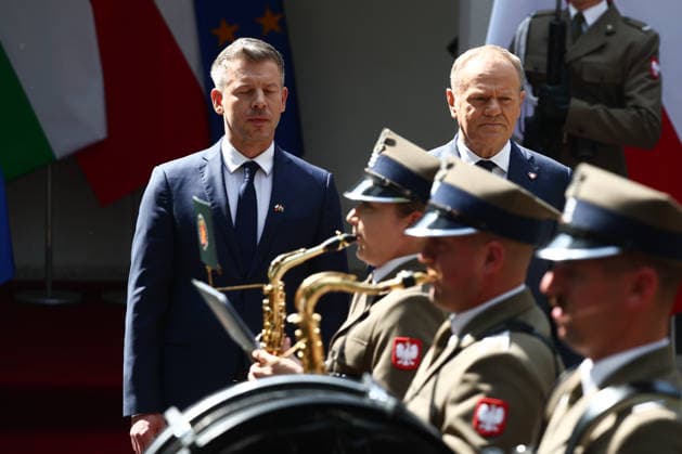 Peter Magyar - Donald Tusk meeting in Warsaw WARSAW, POLAND - MAY 20: Prime Minister of Hungary Peter Magyar (L) is received by Prime Minister of Poland Donald Tusk (R) with an official ceremony ahead of their meeting at Prime Minister Residence in Warsaw, Poland on May 2026. Jakub Porzycki Anadolu Warsaw Poland. Editorial use only. Please get in touch for any other usage.  Copyright: x2026xAnadoluxJakubxPorzyckix
