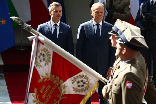 Peter Magyar - Donald Tusk meeting in Warsaw WARSAW, POLAND - MAY 20: Prime Minister of Hungary Peter Magyar (L) is received by Prime Minister of Poland Donald Tusk (R) with an official ceremony ahead of their meeting at Prime Minister Residence in Warsaw, Poland on May 2026. Jakub Porzycki Anadolu Warsaw Poland. Editorial use only. Please get in touch for any other usage.  Copyright: x2026xAnadoluxJakubxPorzyckix