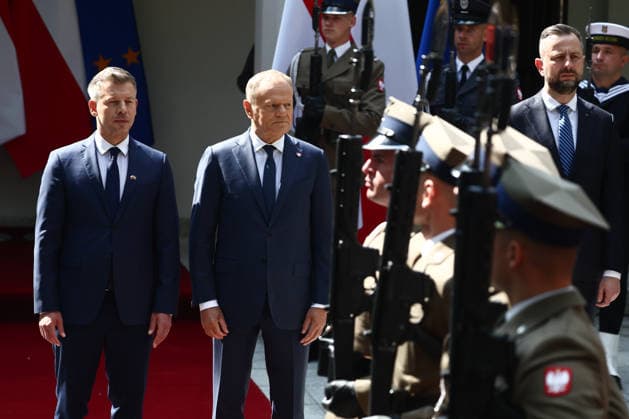Peter Magyar - Donald Tusk meeting in Warsaw WARSAW, POLAND - MAY 20: Prime Minister of Hungary Peter Magyar (L) is received by Prime Minister of Poland Donald Tusk (R) with an official ceremony ahead of their meeting at Prime Minister Residence in Warsaw, Poland on May 2026. Jakub Porzycki Anadolu Warsaw Poland. Editorial use only. Please get in touch for any other usage.  Copyright: x2026xAnadoluxJakubxPorzyckix